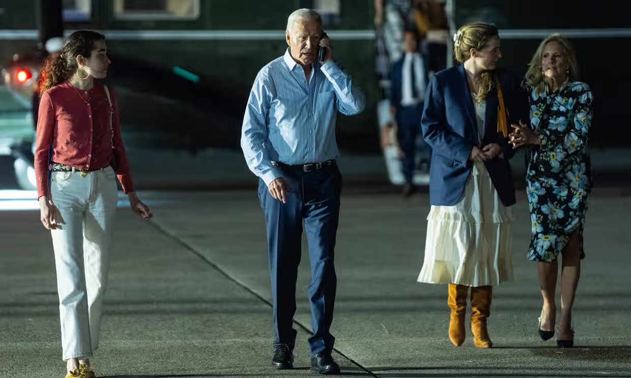 Familia lui Biden l-a sfătuit pe Președinte să rămână în cursa prezidențială