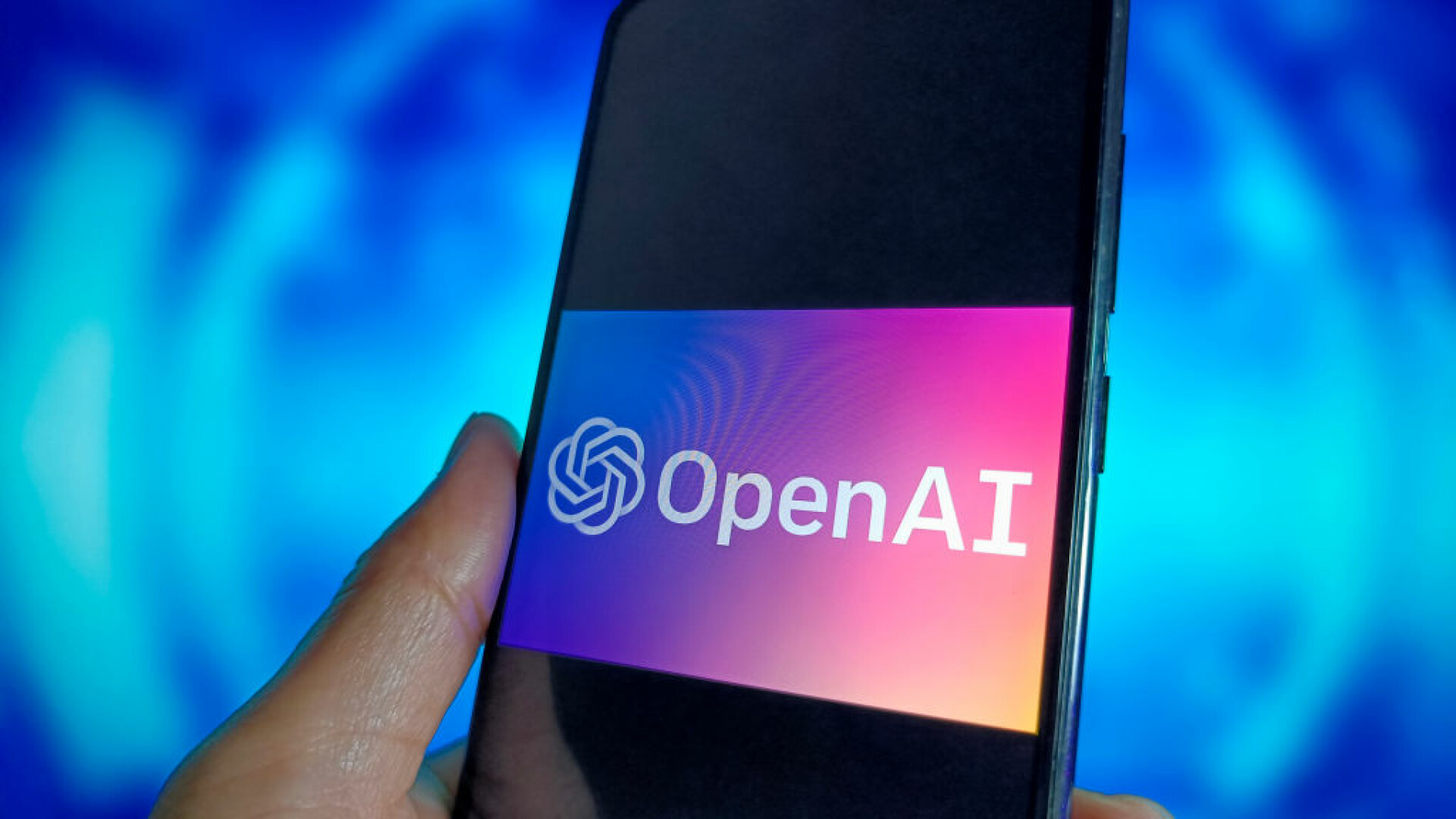 OpenAI a început implementarea unui nou model vocal. ChatGPT are o nouă voce, mult mai convingătoare