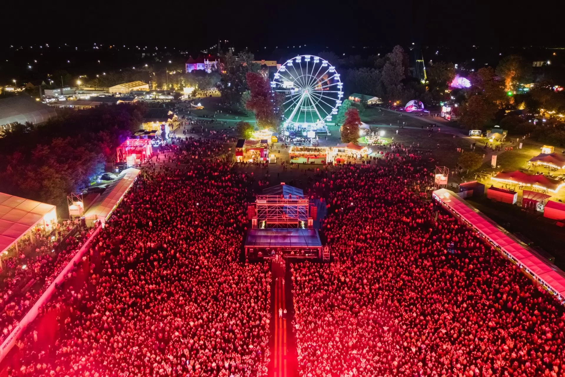 Ce faci în weekend? La ceremonia de Ziua Aviației vor fi zeci de avioane și elicoptere militare. Parcul Drumul Taberei are loc un turneu de șah