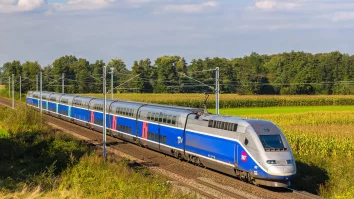 Trei din 10 trenuri franceze de mare viteză sunt anulate astazi, din cauza unor acte de vandalism