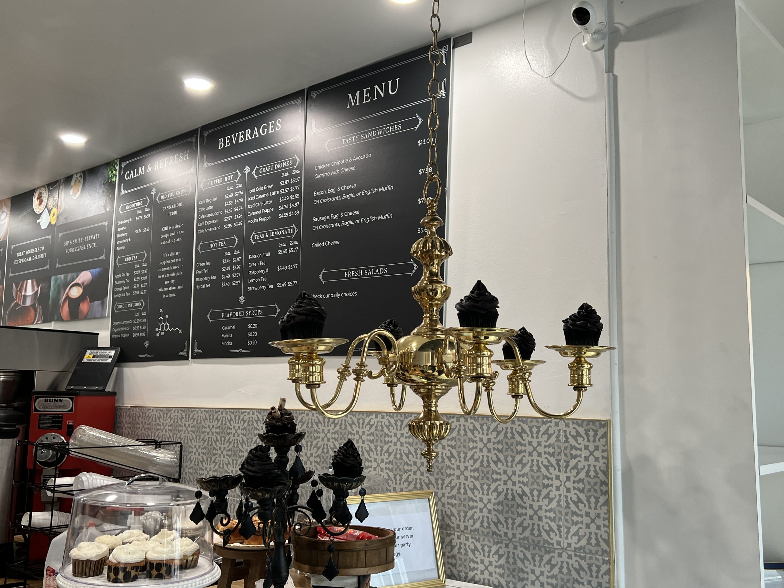 Casa de modă Dior dă în judecată o cafenea din Massachusetts și cere despăgubiri de 2 milioane de dolari. Care este motivul