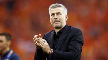 Edi Iordănescu își încheie cariera de selecționer cu promisiuni împlinite și recunoștință. „Am trăit împreună momente istorice, pline de emoții, și am adus fericire milioanelor de români”