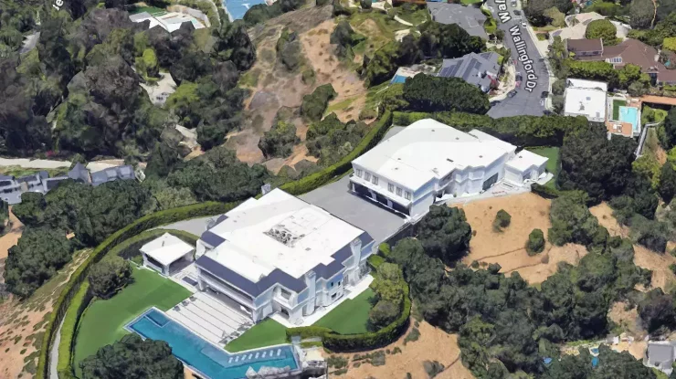 Jennifer Lopez și Ben Affleck își vând casa din Beverly Hills cu 68 de milioane de dolari. Proprietatea are 12 dormitoare și 24 de băi