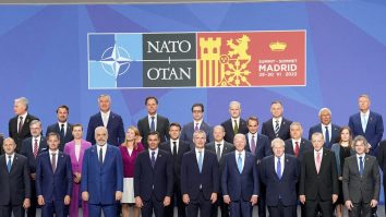 FT: Membrii europeni ai NATO discută creşterea pragului minim pentru cheltuielile de apărare la 3% din PIB