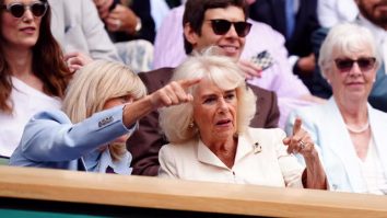 Regina Camilla este prezentă la Wimbledon în timp ce fanii speră la întoarcerea Prințesei Kate. Prințul Harry rupe tăcerea asupra disputei privind premiul de veteran
