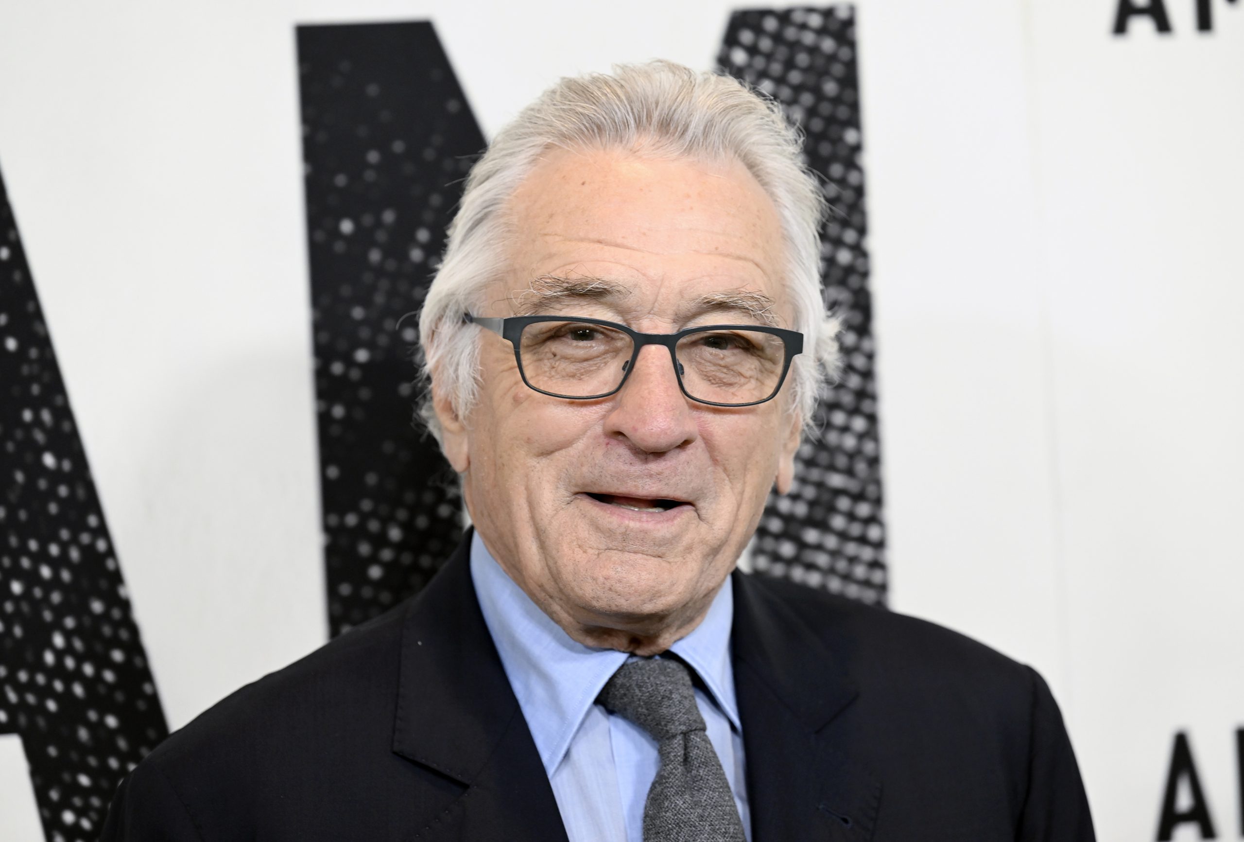 Robert De Niro lansează un apel către americani în contextul retragerii lui Joe Biden: „Într-un act de politică vicleană, Biden se dă la o parte pentru a deschide calea unui alt democrat”