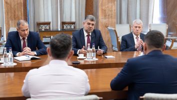 Negocierile pentru calendarul prezidențialelor continuă. Marcel Ciolacu se întâlnește la Guvern cu REPER și Forța Dreptei