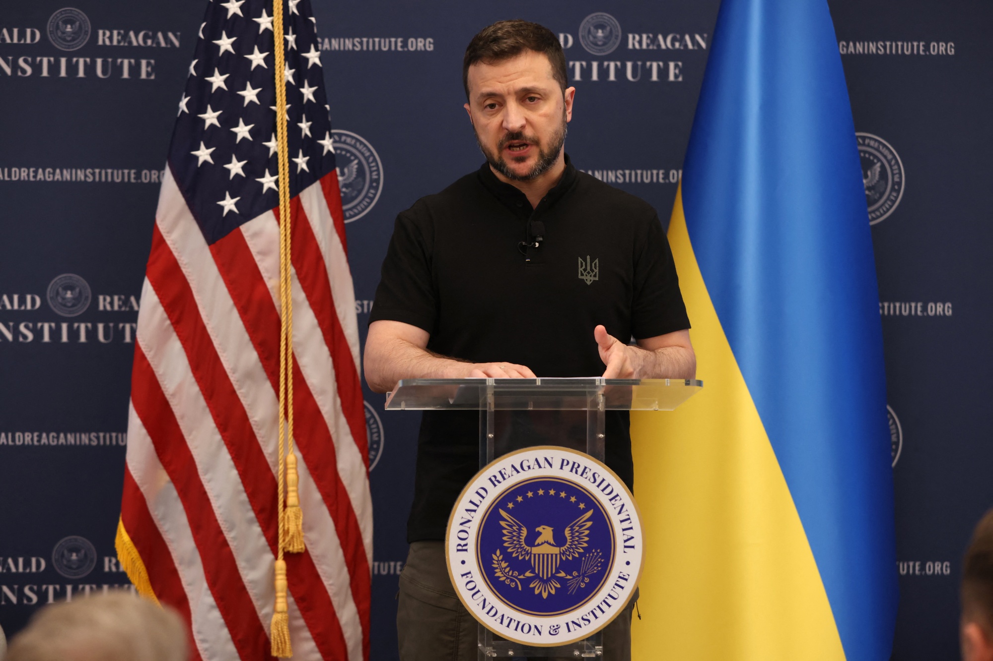 Zelenski face un apel disperat către NATO: „Ajutați acum Ucraina, înainte de alegerile din SUA”