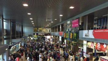 Agitație pe Aeroportul Otopeni în plin sezon al vacanțelor. Peste 200 de pasageri cu destinația Bergamo au fost dați jos din avion