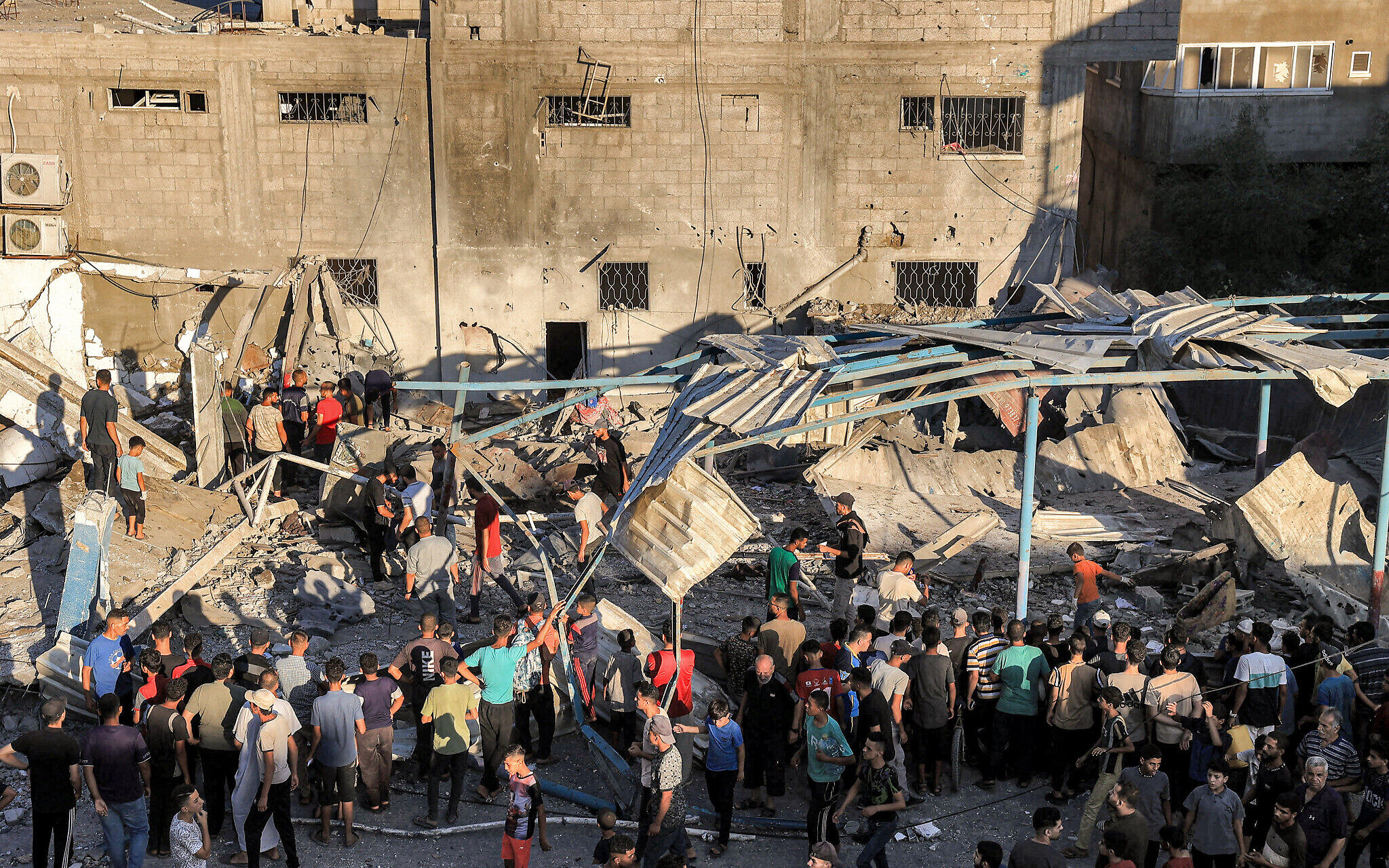 Armata israeliană confirmă că șeful militar al Hamas, Deif, și comandantul brigăzii Khan Younis au fost vizați în atacul din Gaza