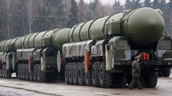 Unul din trei ruși consideră că un atac nuclear al Moscovei împotriva Ucrainei este justificat în condițiile actuale