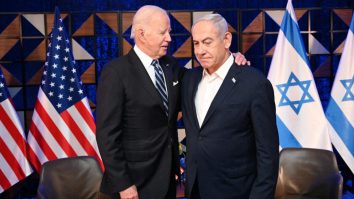 Joe Biden i-a spus premierului Netanyahu că este timpul să se ajungă la un acord de eliberare a ostaticilor și de încetare a focului cu Hamas