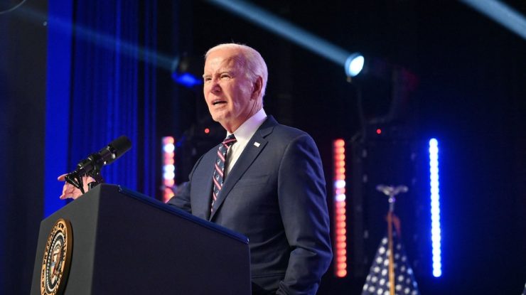Biden s-ar putea retrage din cursa prezidențială în acest weekend, dezvăluie Axios, citând democrați de rang înalt. Inclusiv Obama spune că e timpul ca Biden să renunțe