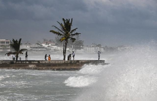 Uraganul Beryl a ajuns la categoria cinci, cu potențial catastrofal. „Valuri de cinci metri și rafale de vânt de peste 200 km/h”