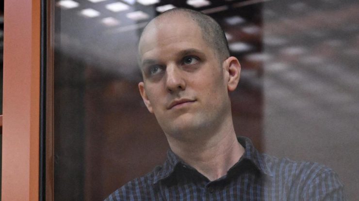 Jurnalistul american Evan Gershkovich a fost condamnat de un tribunal rus la 16 ani de închisoare pentru spionaj
