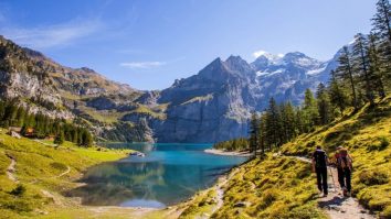 Turismul tradițional trebuie reinventat. Expert: „Turiștii români vor să se bucure cu adevărat de ce înseamnă cultura și viața oamenilor care trăiesc în zonele vizitate”