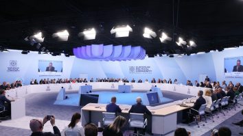 45 de șefi de stat și guvern se reunesc la Blenhaim în Marea Britanie, pentru a discuta despre securitatea continentului