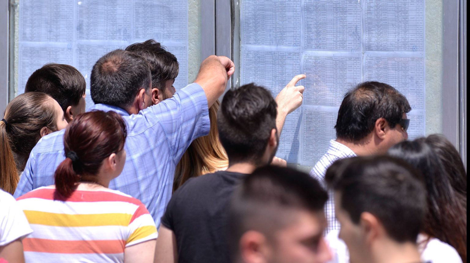 Elevii de clasa a VIII-a se înscriu astăzi la liceu. Expert în educație: „Notele la română și matematică sunt foarte importante, dar la fel de important este și ce își dorește copilul”