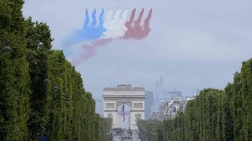 Franța celebrează azi 235 de ani de la căderea Bastiliei. Pentru prima dată, 1.000 de drone luminoase participă la spectacol