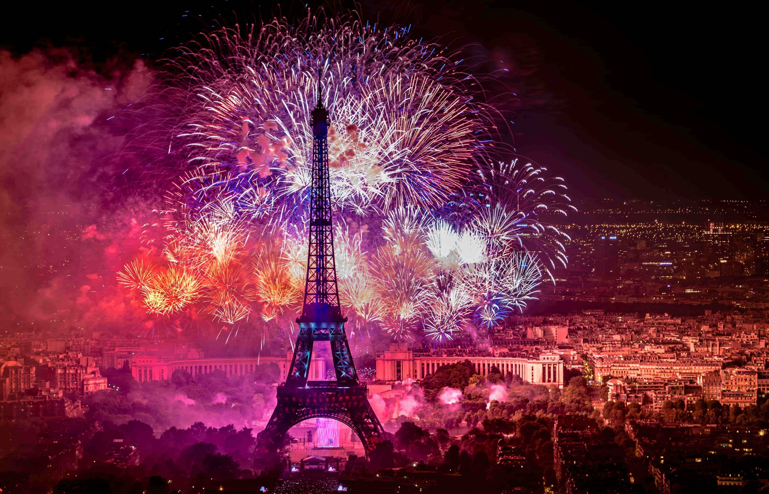 Cum a celebrat Franța Ziua Națională? Focul de artificii de la Turnul Eiffel a fost însoțit pentru prima dată de 1.000 de drone
