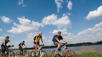 Vrei să fii sustenabil în vacanță? Expert în turism: „Dacă găsim urme ale celor care nu au fost prietenoși cu natura putem să facem curățenie după ei”