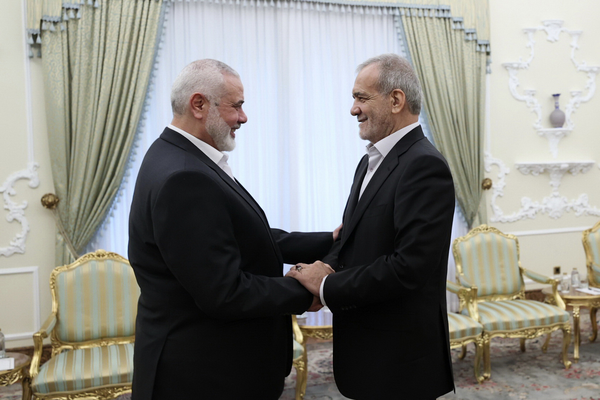 Ce a făcut Ismail Haniyeh înainte să moară? Marți a participat la ceremonia de depunere a jurământului de către președintele Masoud Pezeshkian