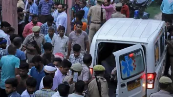 Mai mult de 120 de persoane au murit strivite de mulțime la un eveniment religios din India