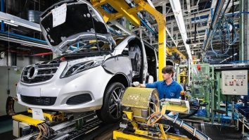 Industria auto din România se află într-o perioadă de tranziție. Ce urmează pentru producătorii de mașini