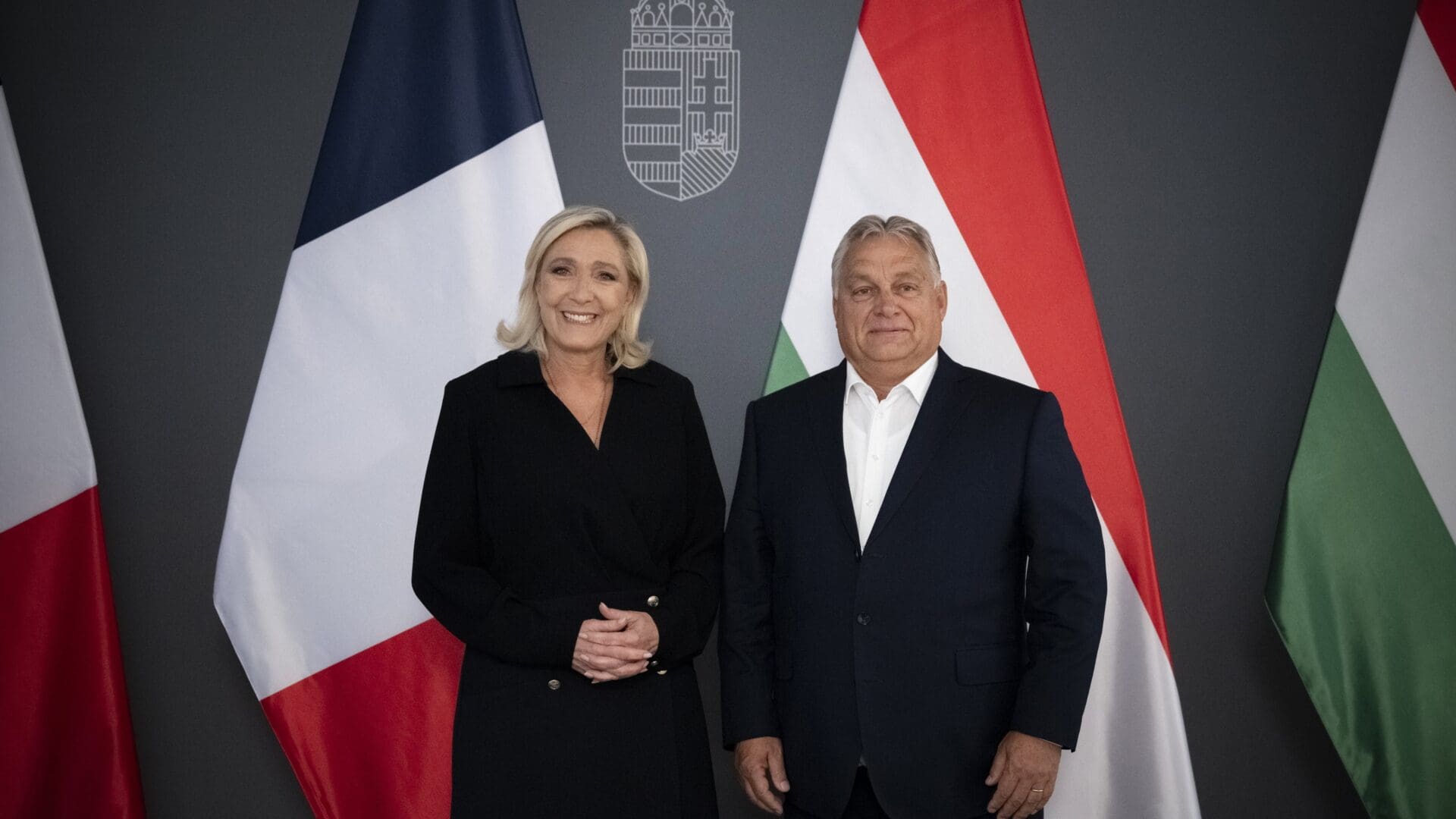 Extrema dreaptă franceză s-ar putea alătura Premierului ungar, Viktor Orban, în cadrul grupului „Patrioții pentru Europa”