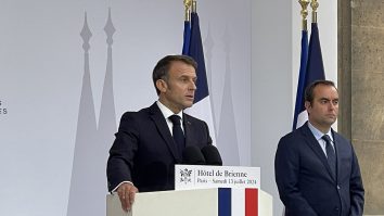Macron s-a adresat Armatelor, în ajunul Zilei Naționale: Franța va continua să susțină Kievul cu „determinare extremă” în fața unui agresor „nelimitat”