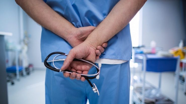 Peste 10.000 de candidați susțin astăzi concursul de admitere în rezidențiat. Mai mult de 3.000 de absolvenți vor concura la UMF „Carol Davila” din București