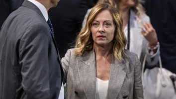 O jurnalistă de origine italiană a primit o amendă de 1.200 de euro, după ce a făcut glume despre înălțimea Giorgiei Meloni