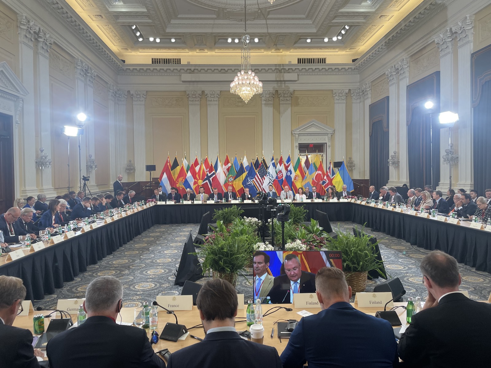 Summitul Parlamentar al NATO: „Putin ne-a transmis un mesaj clar: MOARTE. Întrebarea e dacă îi putem răspunde înapoi”, spune reprezentantul Poloniei / Ce mesaj transmite România