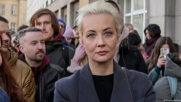 Rusia a emis un mandat de arestare pentru Yulia Navalnaya. De ce este acuzată soția regretatului opozant rus Alexei Navalnîi