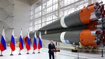 Rusia ameninţă NATO cu dislocarea de arme nucleare la graniţa sa de vest. Kremlinul este cu ochii şi pe România