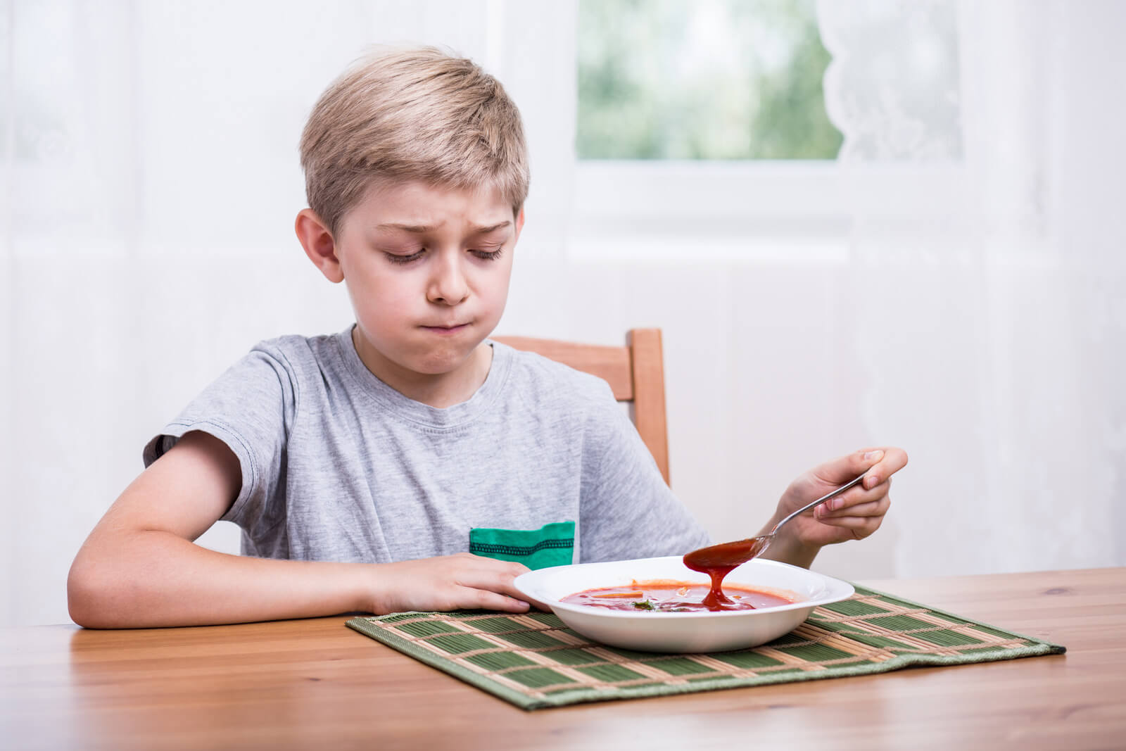ARFID este o tulburare de alimentație greu de identificat. Psiholog: „Aceste persoane necesită intervenții terapeutice specializate pentru a-și îmbunătăți relația cu mâncarea”