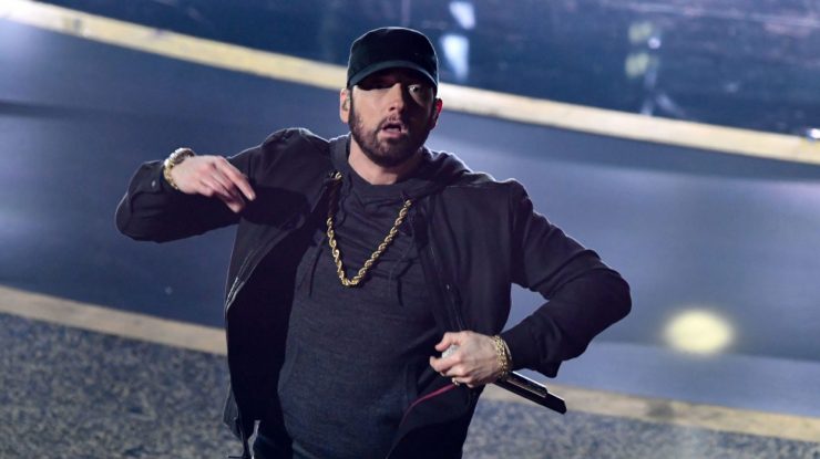 Eminem o devansează pe Taylor Swift în clasamentul albumelor cu „The Death of Slim Shady (Coup de Grâce)”