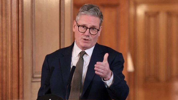 Keir Starmer anunță că Ucraina poate folosi rachetele furnizate de UK pentru a lovi ținte din Rusia