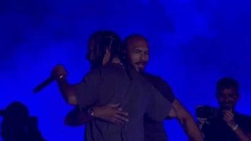 VIDEO. Huiduieli la Beach Please. French Montana l-a adus pe scenă pe Andrew Tate, trimis în judecată pentru viol și trafic de persoane