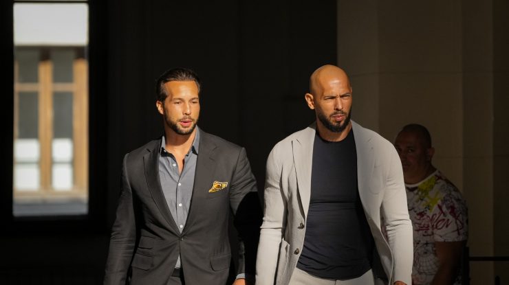 Andrew și Tristan Tate sunt acuzați că nu au plătit niciun impozit pe veniturile de 21 de milioane de lire sterline