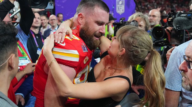Taylor Swift și Travis Kelce câștigă la Kids’ Choice Awards. Câte premii au obținut Miss Americana și vedeta echipei de fotbal Chiefs