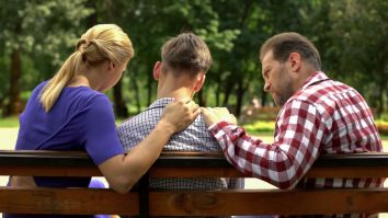 Adolescenții nu simt că primesc suport emoțional din partea părinților. Psiholog: „Să aibă timp de calitate împreună pentru că acesta facilitează conversațiile autentice”