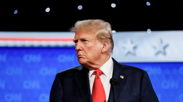 Donald Trump pune la îndoială identitatea rasială a Kamalei Harris: „Este indiană sau afro-americană?”