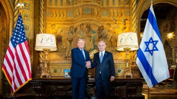 Netanyahu se întâlnește cu Trump la Mar-a-Lago, în Florida, după întâlnirile separate cu Biden și Kamala Harris. Trump: „Sara Netanyahu e arma mea secretă”