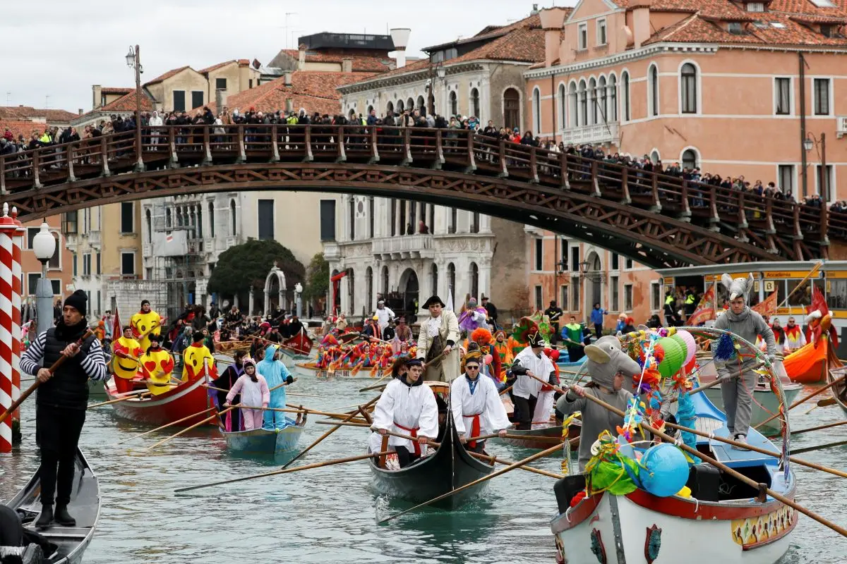 Veneția va limita grupurile de turiști la maximum 25 de persoane