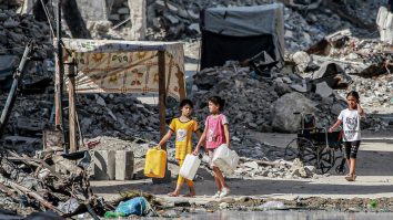 Virusul care provoacă poliomielita a fost detectat în eșantioane de canalizare din Gaza. Cât de periculos poate fi