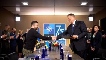 România și Ucraina semnează acordul bilateral de securitate, la Summitul NATO. Ce prevede acesta