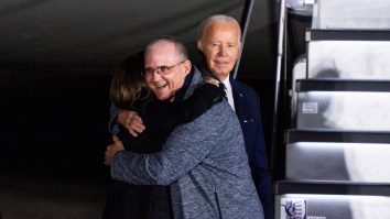 A avut loc cel mai mare schimb de prizoneri între Rusia și SUA. Cum au fost primiți jurnaliștii în cele două țări