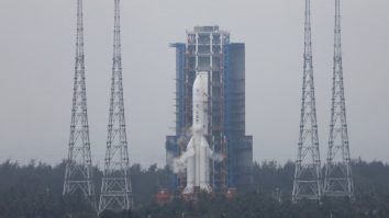 SpaceX are concurență. China lansează un lot de sateliți pentru servicii de internet, care vor face parte dintr-o constelaţie