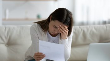 Cum poți reduce anxietatea financiară? Adrian Mitroi: „Nu te mai compara cu alții”